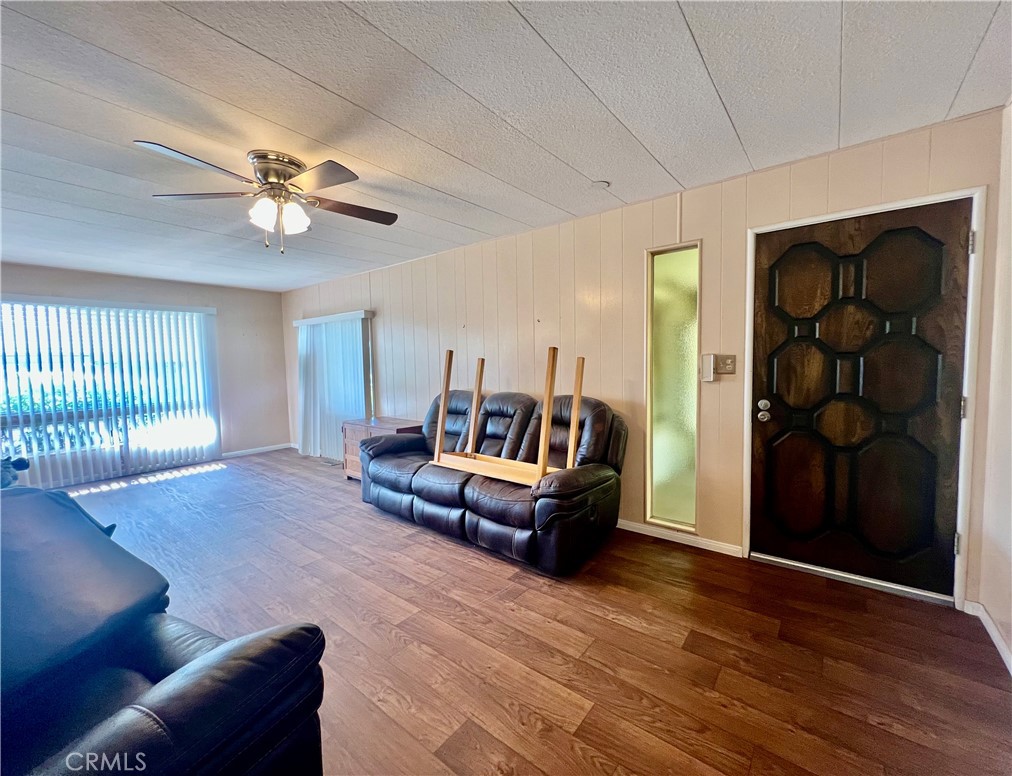 42751 E Florida Avenue