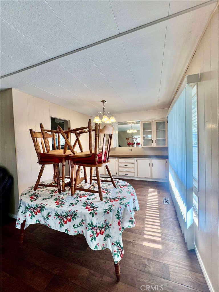 42751 E Florida Avenue