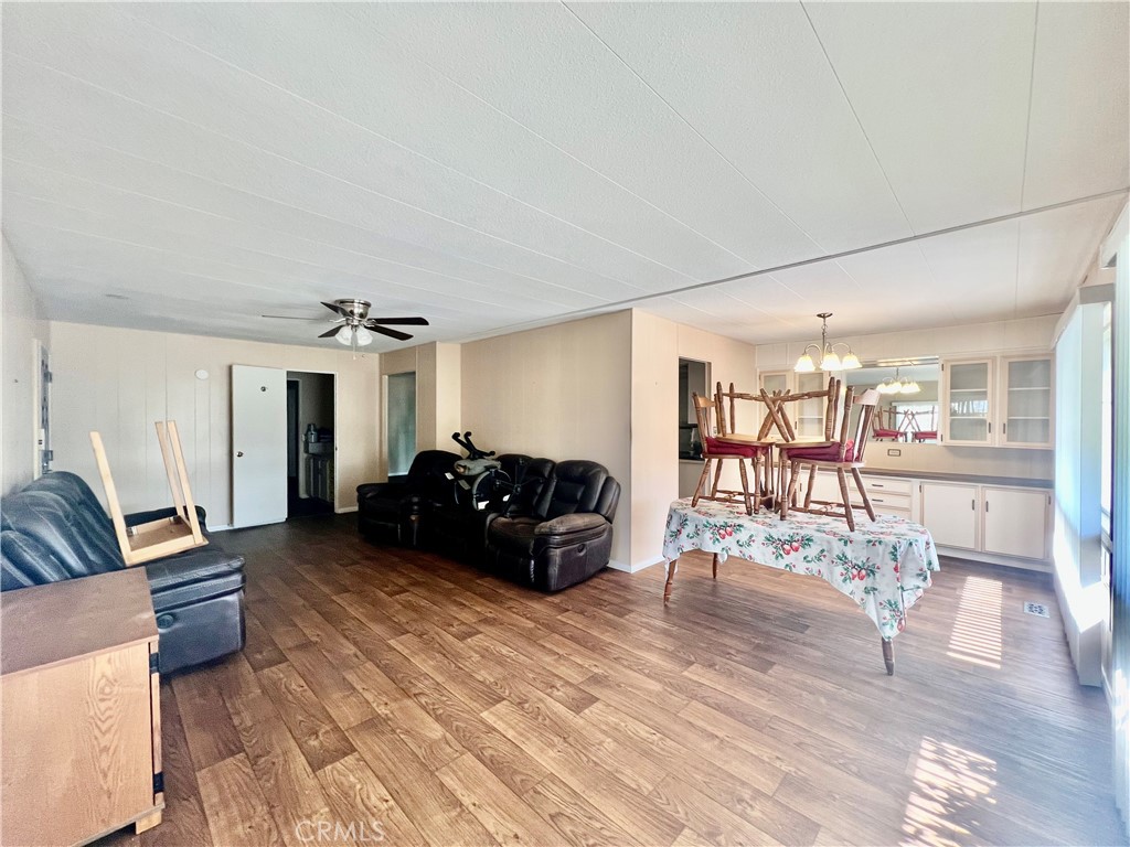 42751 E Florida Avenue