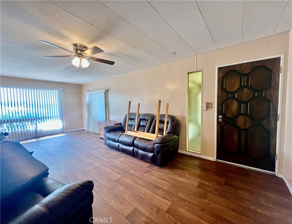 42751 E Florida Avenue