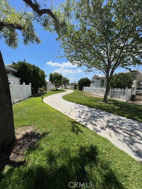 1295 S Cawston Avenue