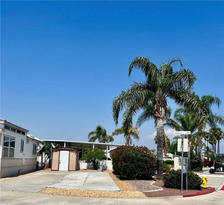 1295 S Cawston Avenue