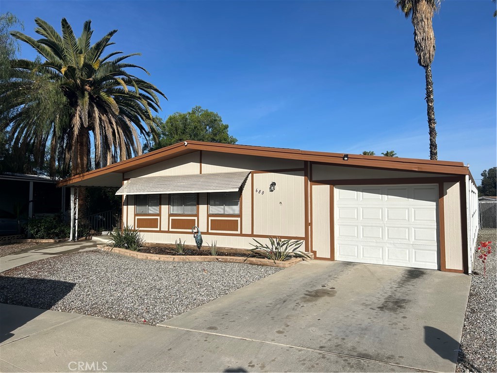 680 Camino Real