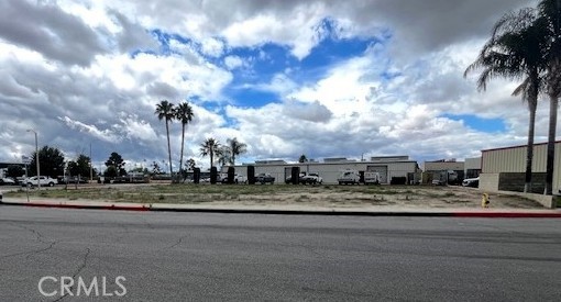 572 S Grand