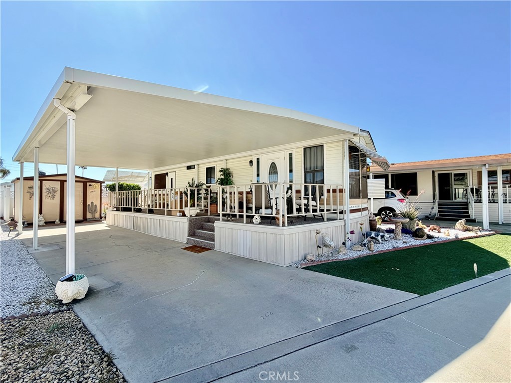 1295 S Cawston Avenue 262