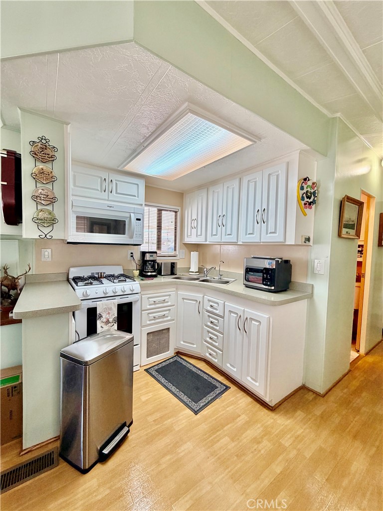 1295 S Cawston Avenue 262