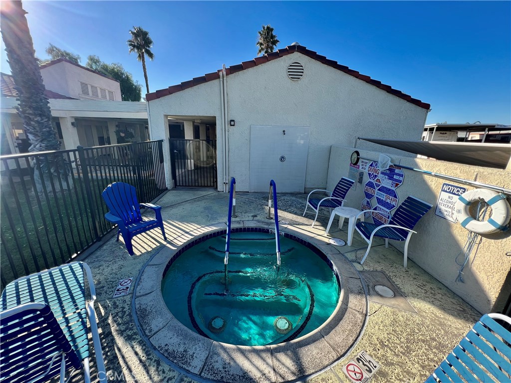 1295 S Cawston 521