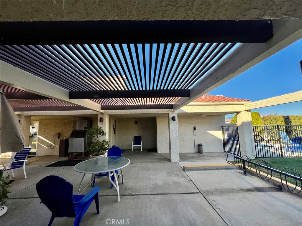 1295 S Cawston 521