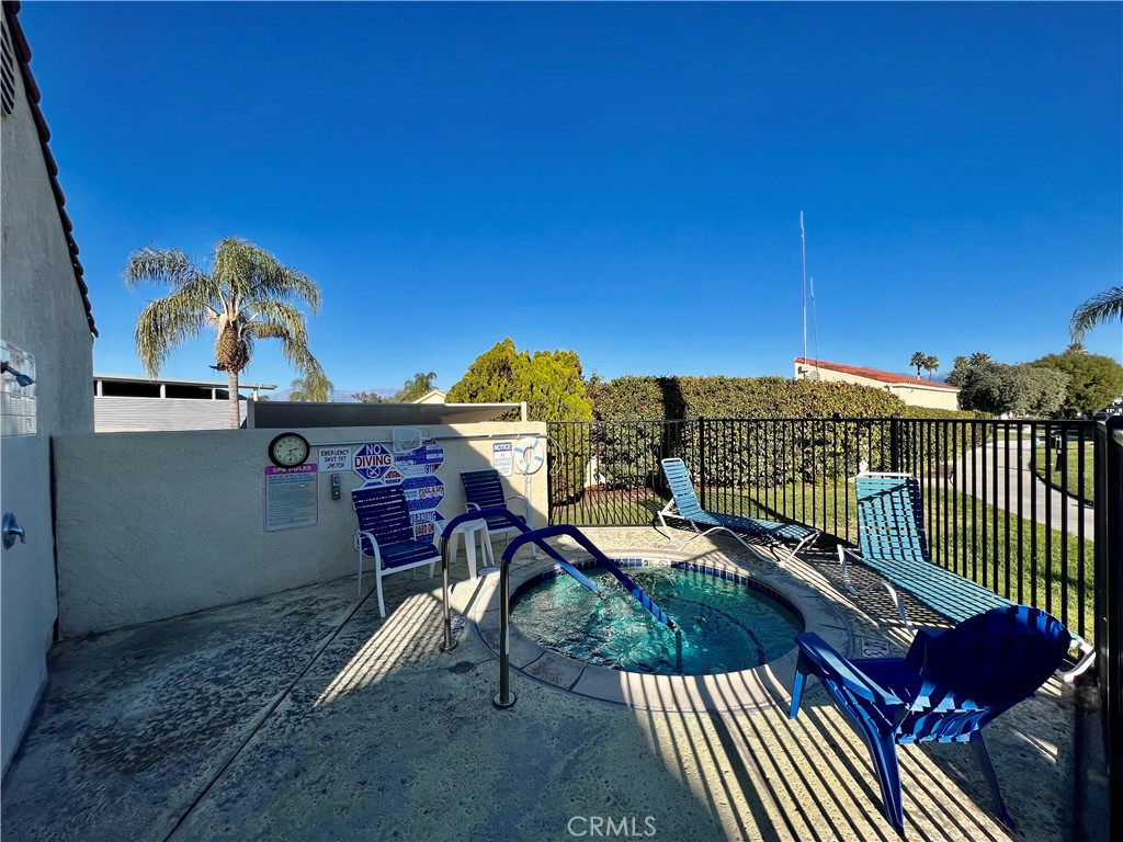 1295 S Cawston 521