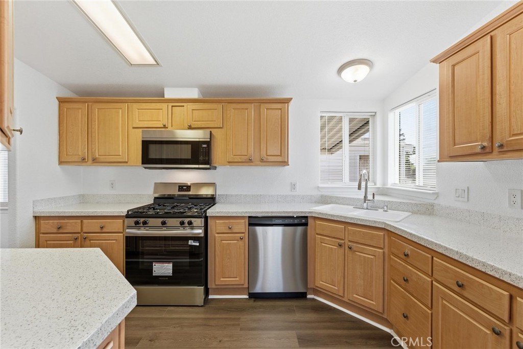 880 N Lake Street 49