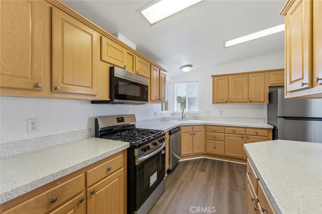 880 N Lake Street 49