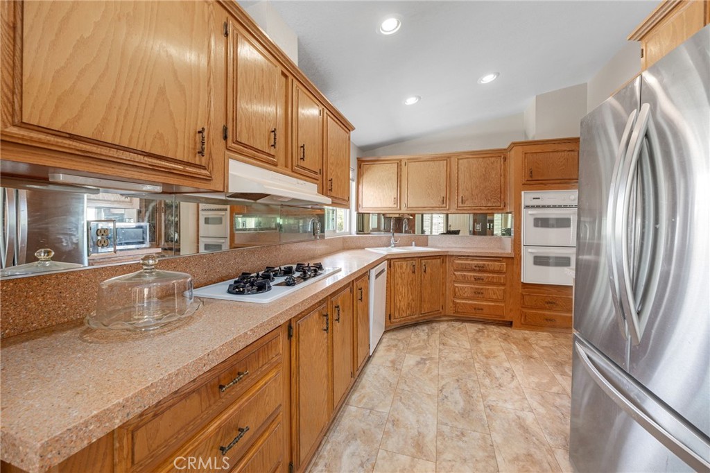 2514 Peach Tree