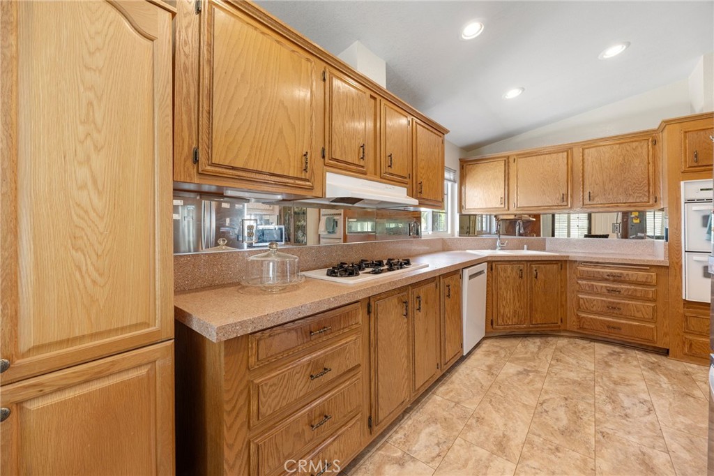 2514 Peach Tree