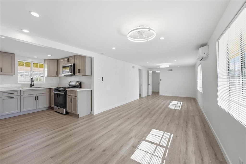 359 E 1st