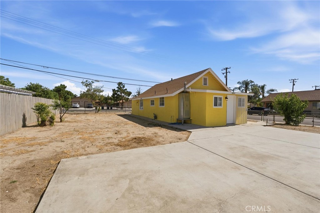 359 E 1st