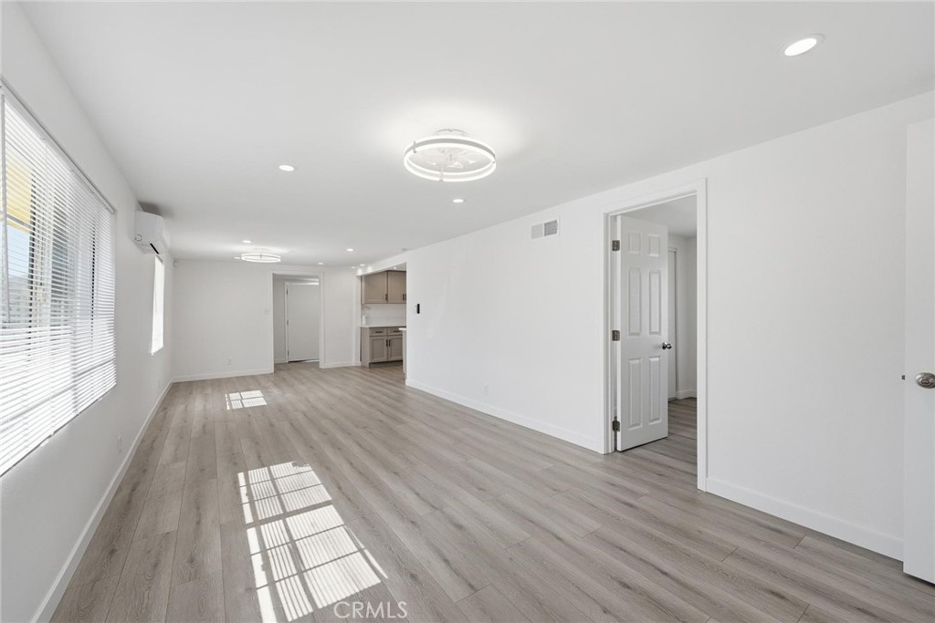 359 E 1st