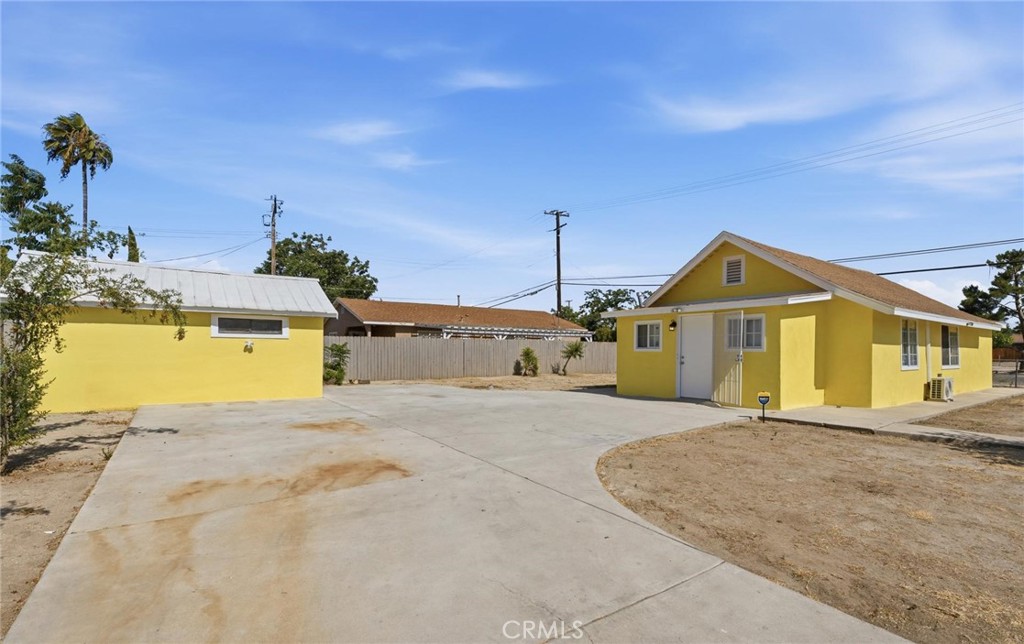 359 E 1st