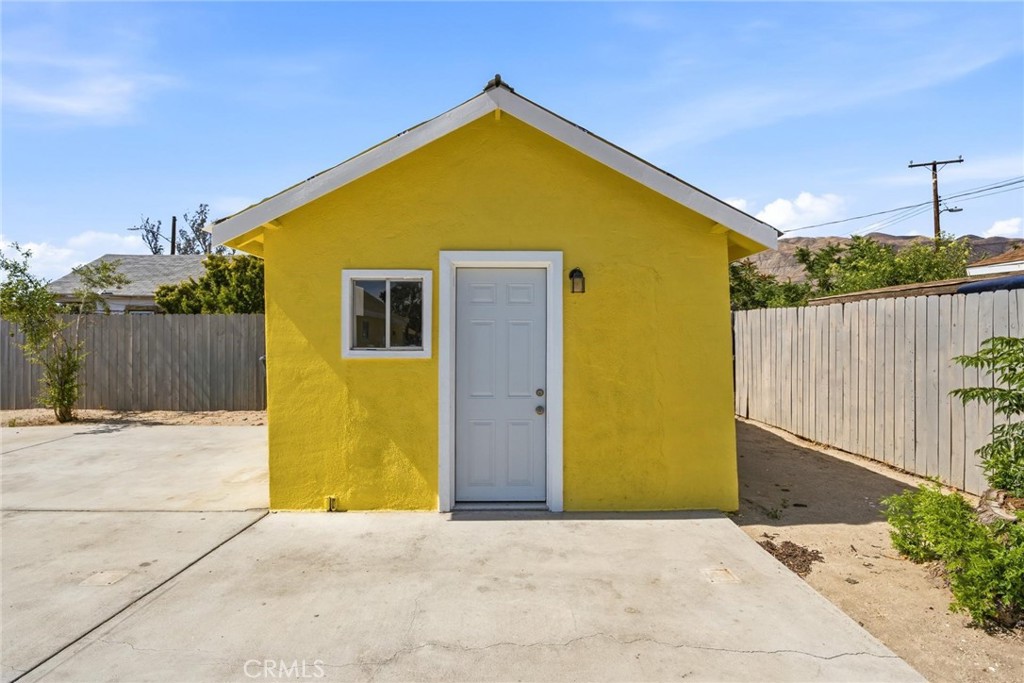 359 E 1st