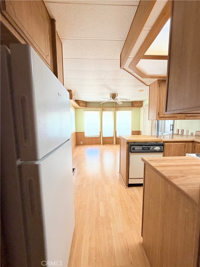 1454 Western