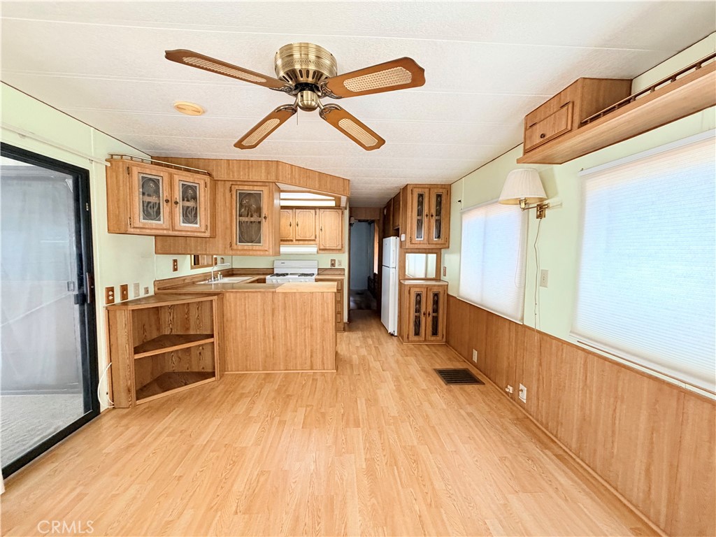 1454 Western