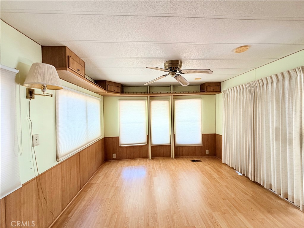 1454 Western