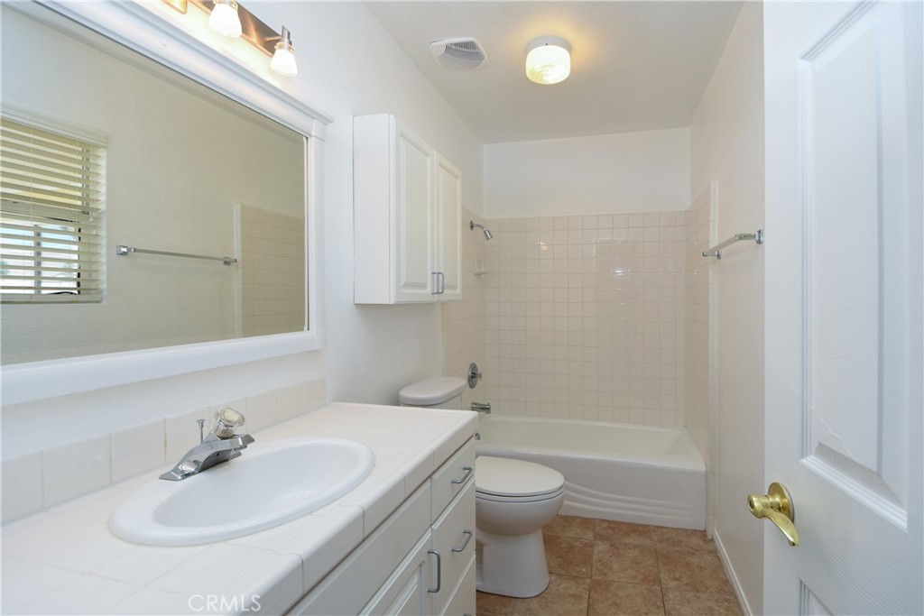 1215 Auburn