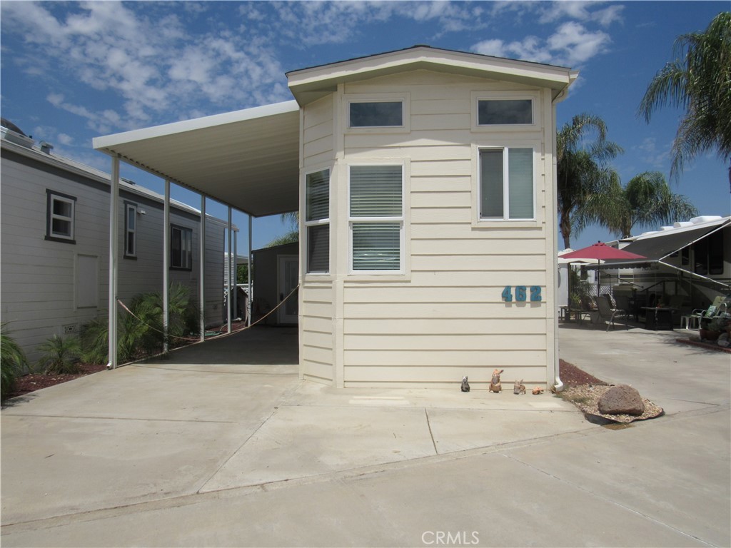 1295 S Cawston 462