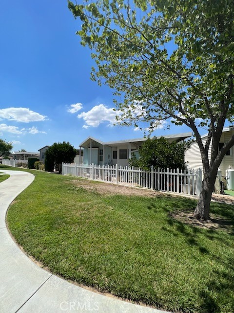 1295 S Cawston 462