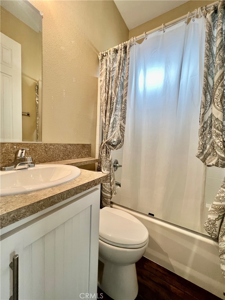 1295 S Cawston 462