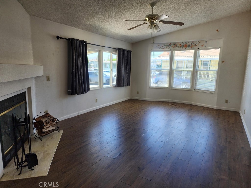 530 W Devonshire Avenue 23