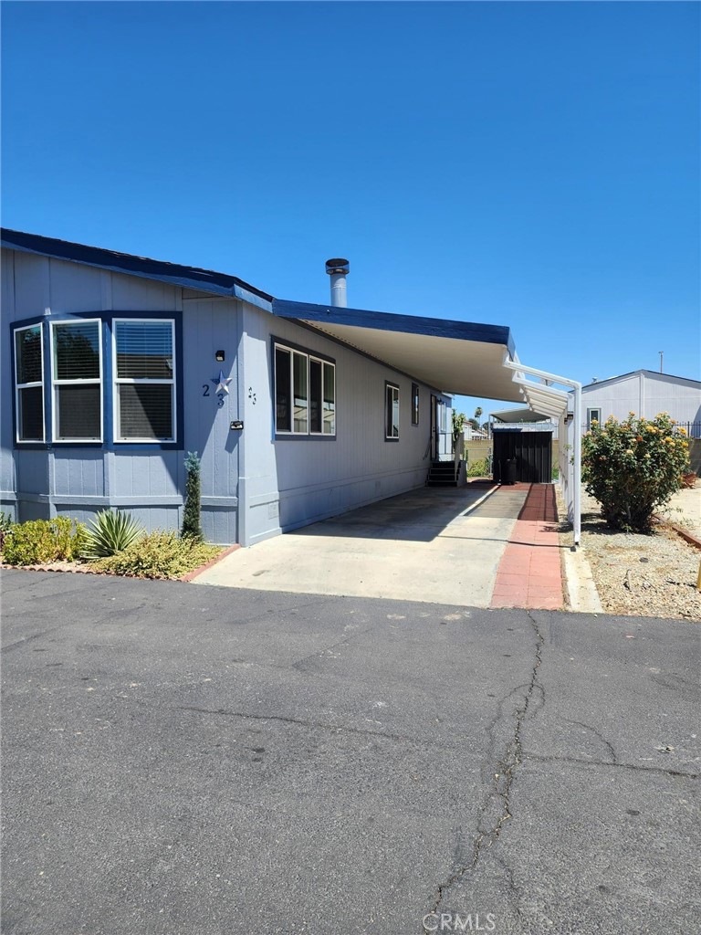 530 W Devonshire Avenue 23