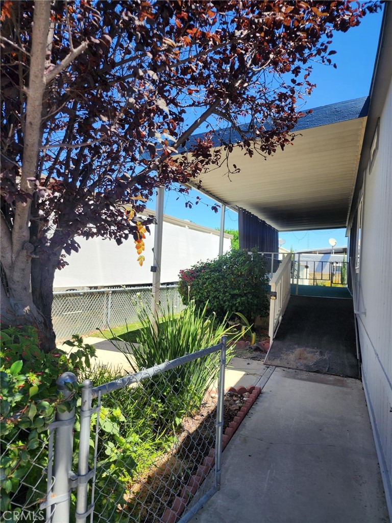 530 W Devonshire Avenue 23