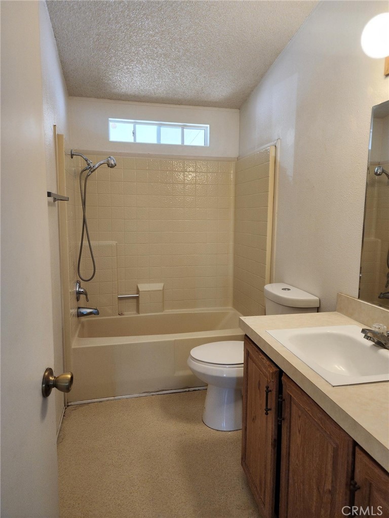530 W Devonshire Avenue 23