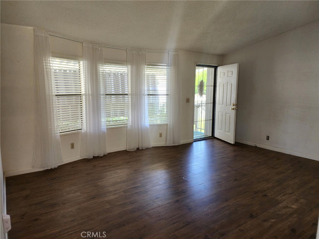 530 W Devonshire Avenue 23