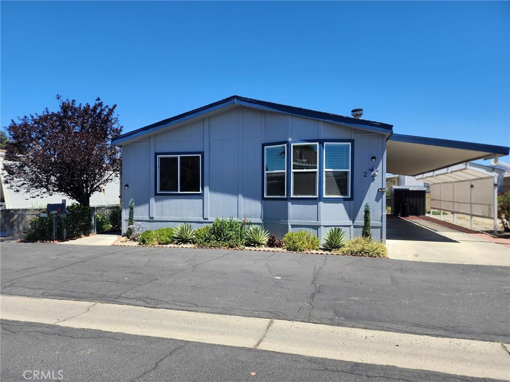 530 W Devonshire Avenue 23