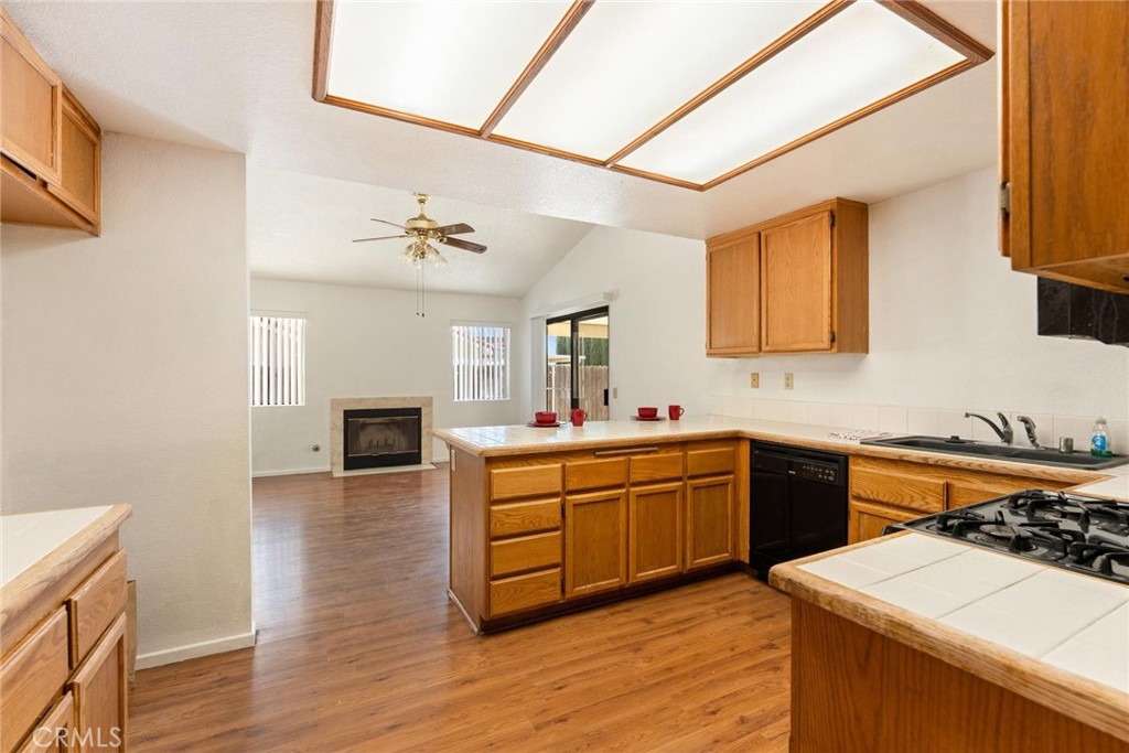 1489 S Palm