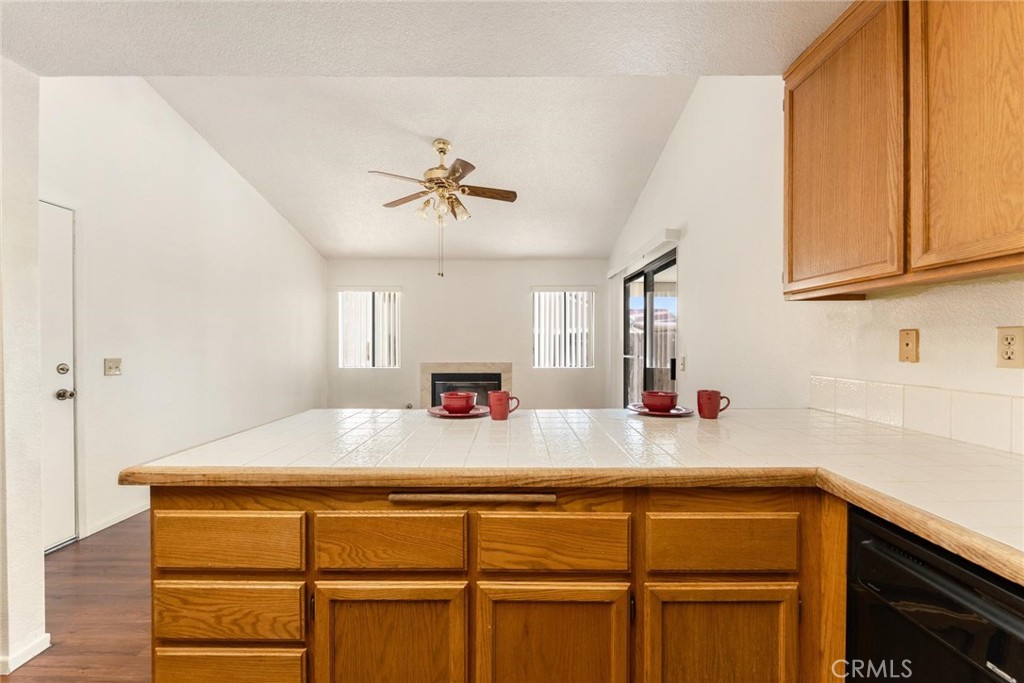 1489 S Palm