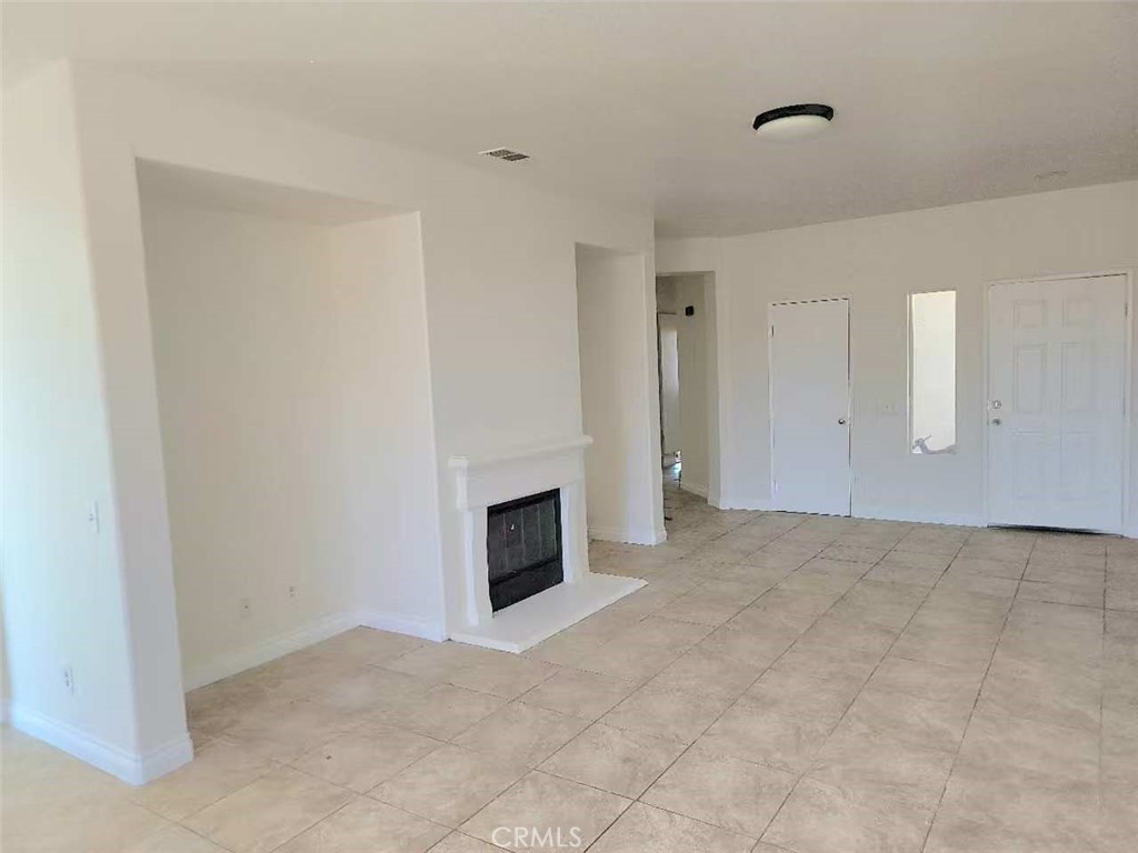 2351 E Devonshire Avenue