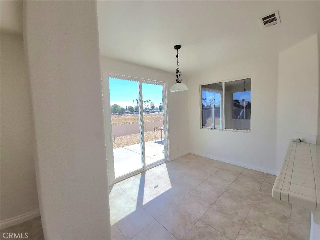 2351 E Devonshire Avenue