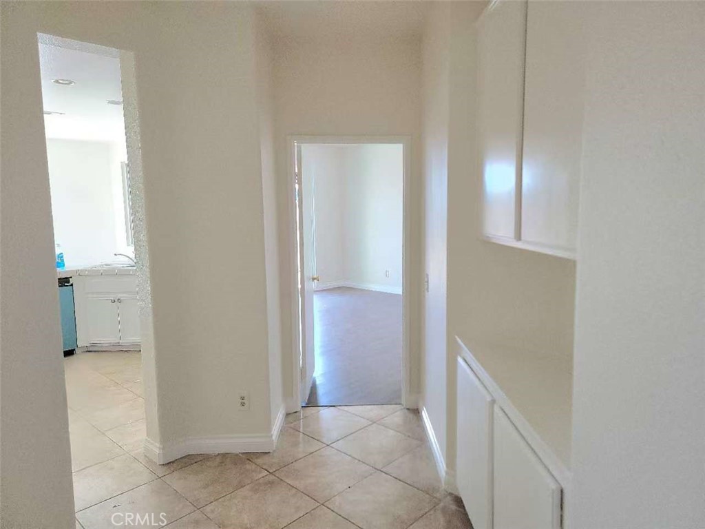 2351 E Devonshire Avenue