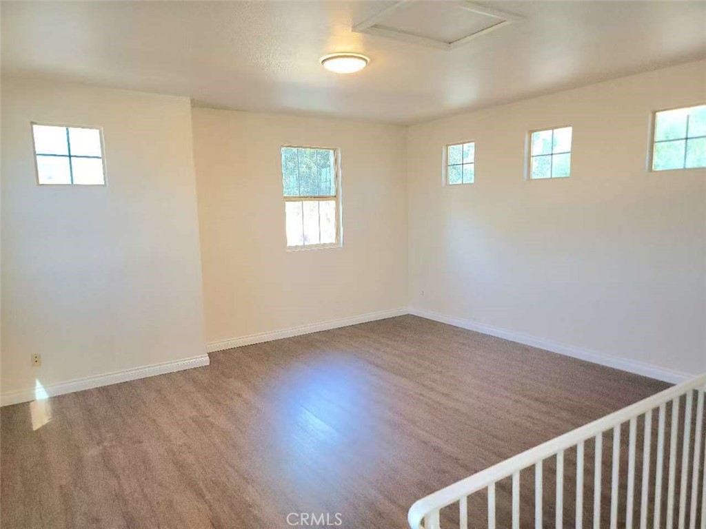 2351 E Devonshire Avenue