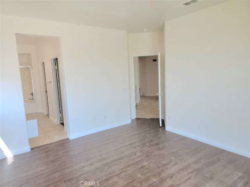 2351 E Devonshire Avenue