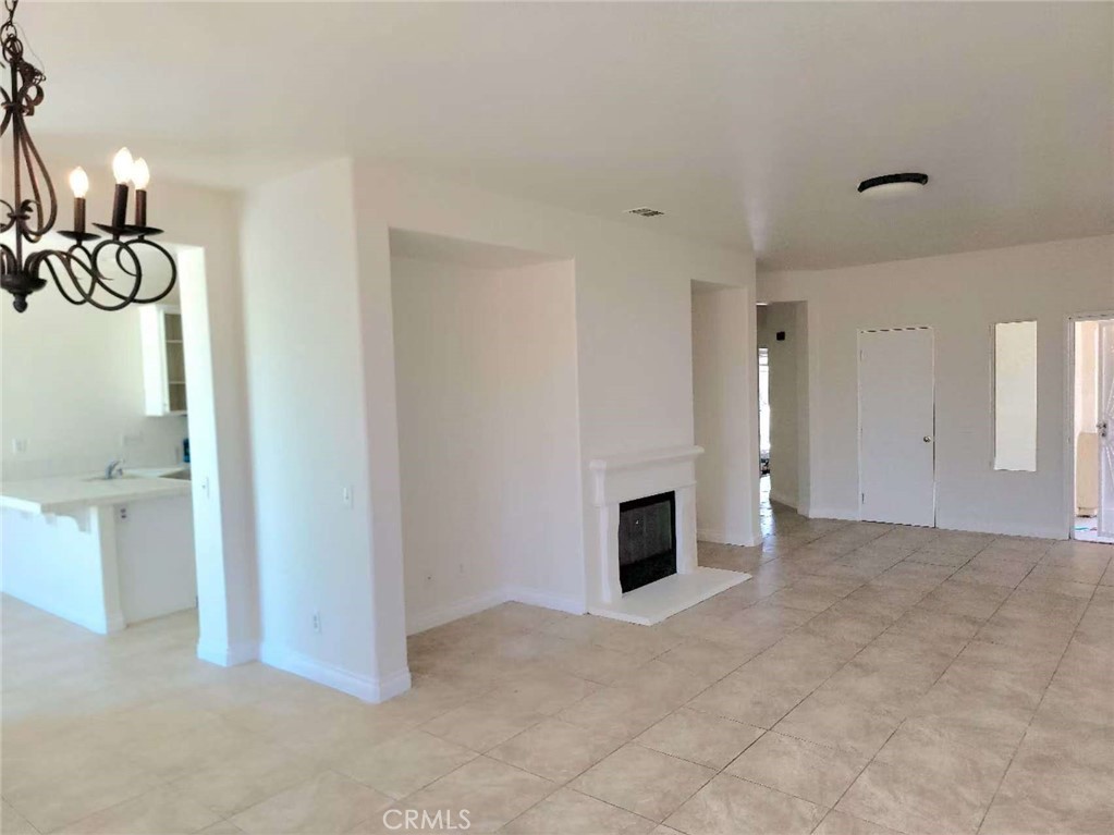 2351 E Devonshire Avenue