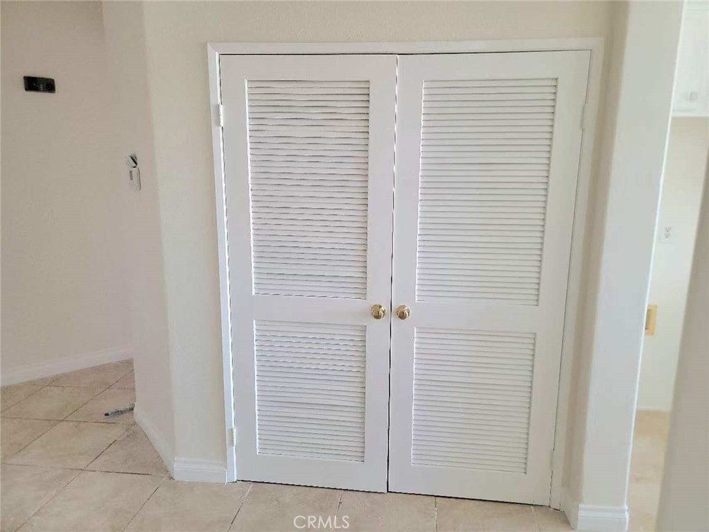 2351 E Devonshire Avenue