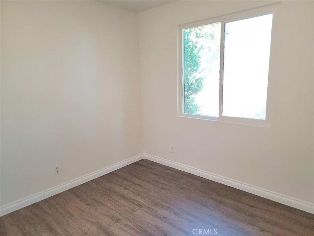 2351 E Devonshire Avenue