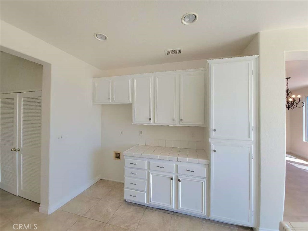 2351 E Devonshire Avenue