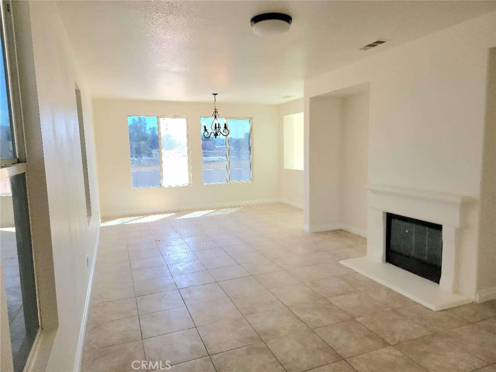 2351 E Devonshire Avenue