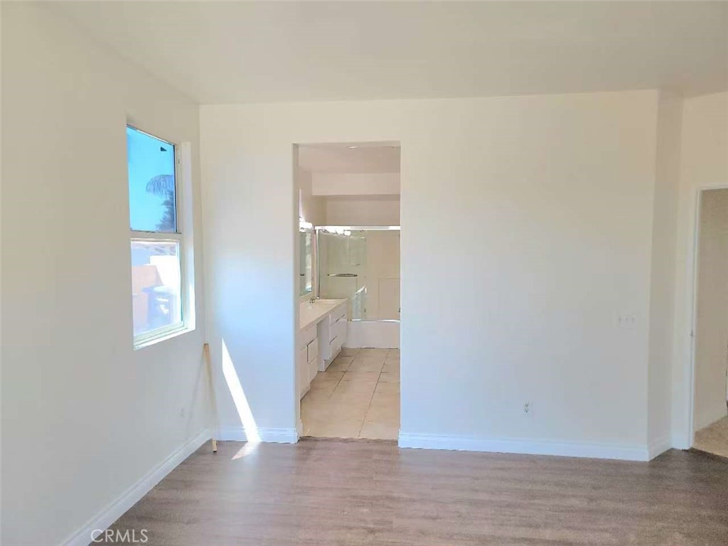 2351 E Devonshire Avenue