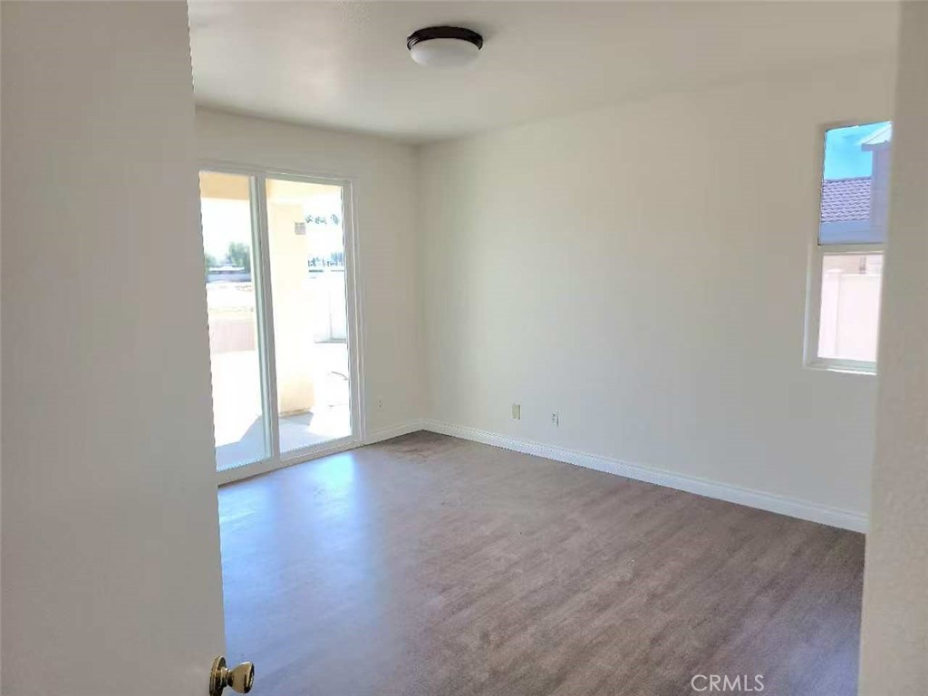 2351 E Devonshire Avenue