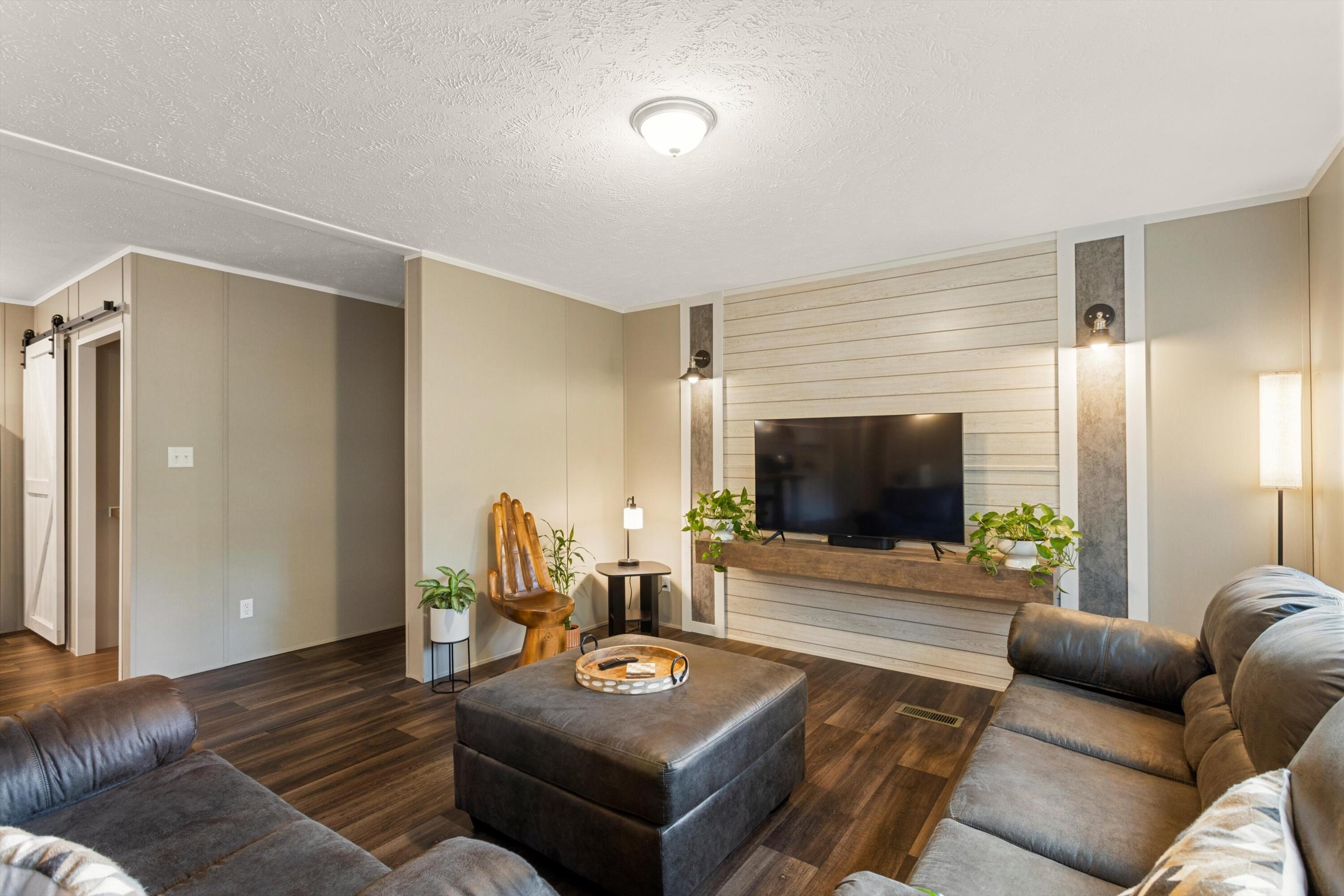 102 Gordon Dr